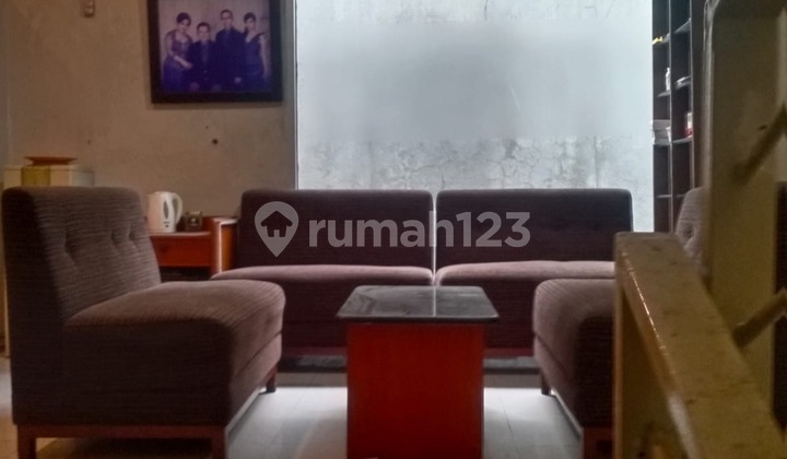 Rumah Kantor Kontrakan 3 Lantai Sudah Renov di Sumbersari Bandung