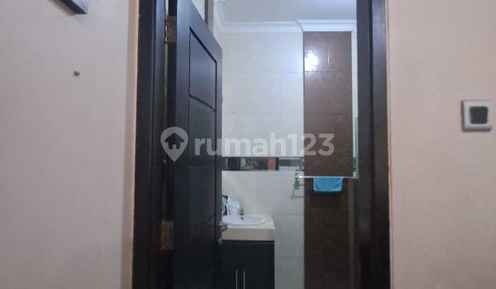 Spacious & Comfortable House in Bintaro Sector 3 – Strategic Location! 2
