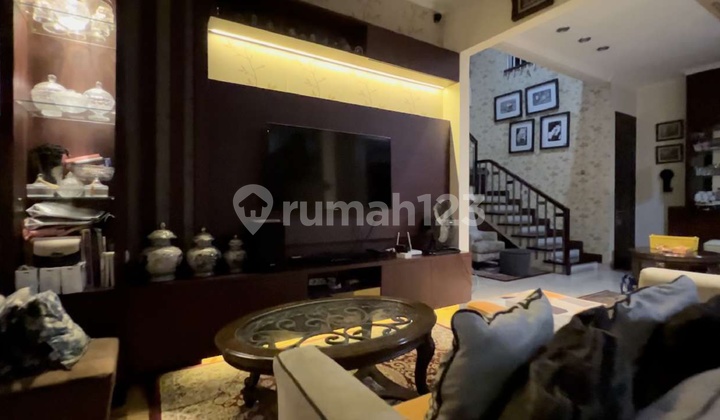 Luxury 2-Story House on Panglima Polim, Hook 2, Spacious & Strategic Frontage