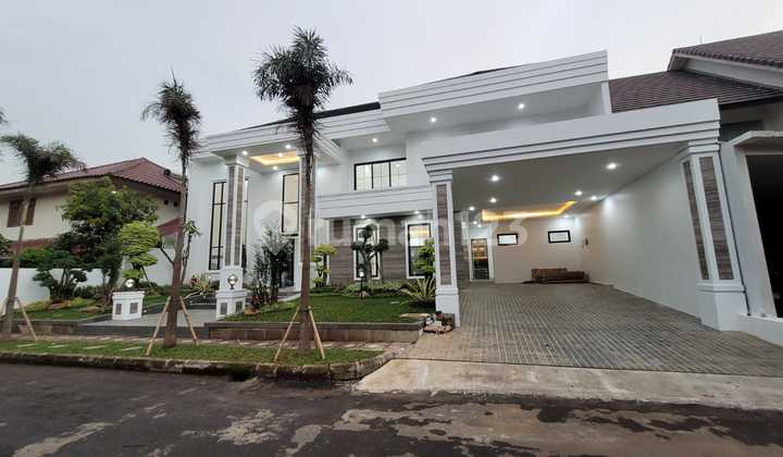 House in Bintaro Luxury Residence with Private Pool and Spacious Carport House in Bintaro Luxury Residence with Private Pool and Spacious Carport