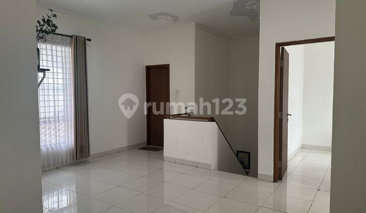 For Sale! Emerald Bintaro House - Sturdy Structure and Move-In Ready! 2