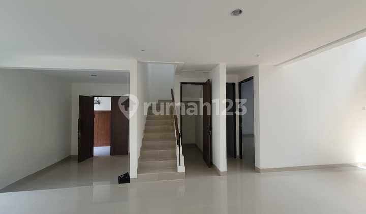 Rumah Baru dengan Desain Mewah dan Lokasi Strategis @Mertilang 2