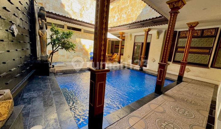 Dijua Rumah dengan Halaman Luas Cocok Utk Kost,Hostel@Lebak Bulus