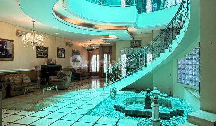 For Sale! Sultan House, Luxurious and Ready to Occupy in the Asri Bintaro Sector 9 Housing Complex