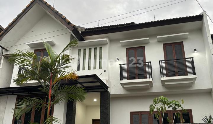 Rumah Mewah 2 Lantai Siap Huni dengan Hunian Asri @Cinere