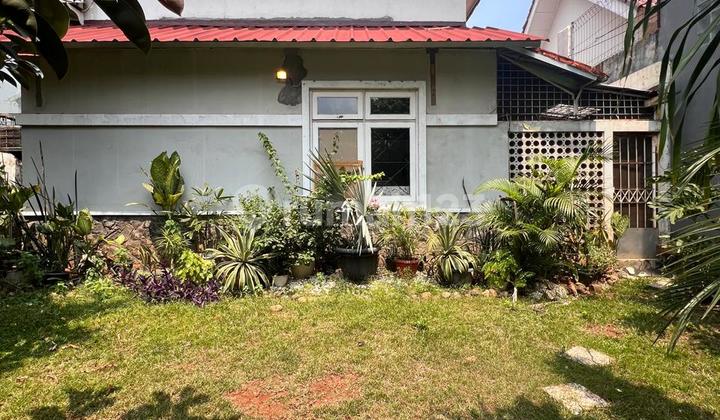 Rumah Bagus di Bintaro Turun Harga dengan Halaman yang Cukup Luas 1