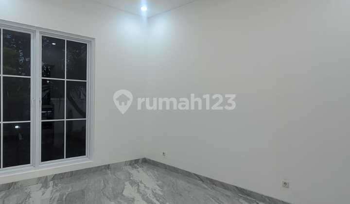 Brand New! Rumah Mewah dengan Hunian Nyaman di Rajawali Sektor 9  2