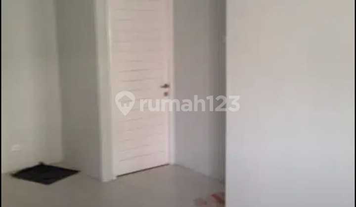 Ready-to-Occupy 2-Story House with 3+1 Bedrooms and 2+1 Bathrooms, SHM Certificate @Bintaro Sector 9 2