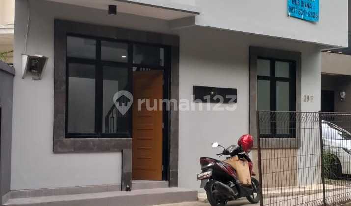 Rumah 2 Lantai di Cilandak – Fleksibel untuk Hunian atau Kantor 1