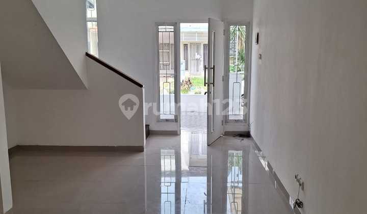 For Sale Modern House in Emerald Bintaro Sector 9 – Comfortable & Strategic Residence