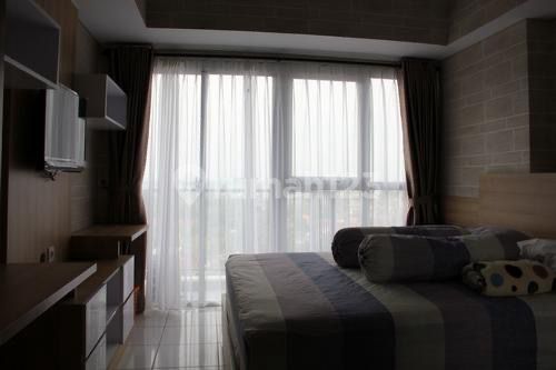 Ready-to-Live-in Apartment with Complete Facilities @Apartemen Casa De Parco. 2