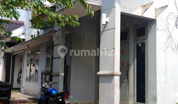 Dijual Rumah dan 9 Unit Kos-kosan Lokasi Strategis @Ciracas.