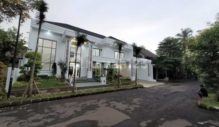 Rumah di Bintaro Hunian Mewah Private Pool dan Spacious Carport 2