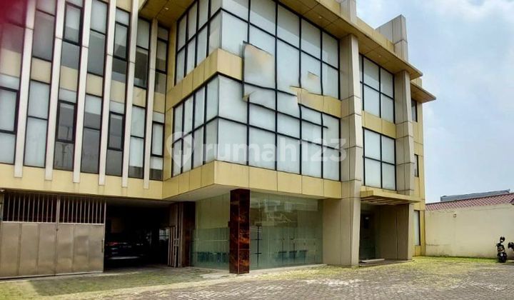 Gedung Perkantoran Bagus Di Kawasan Bintaro Area