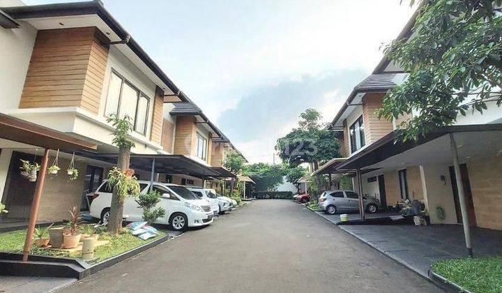 Dijual Rumah Cantik Siap Huni Posisi Hook di Bintaro  1