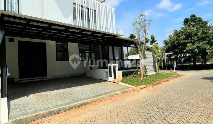 Rumah Hook Lokasi Premium Ada Pool Discovery Bintaro