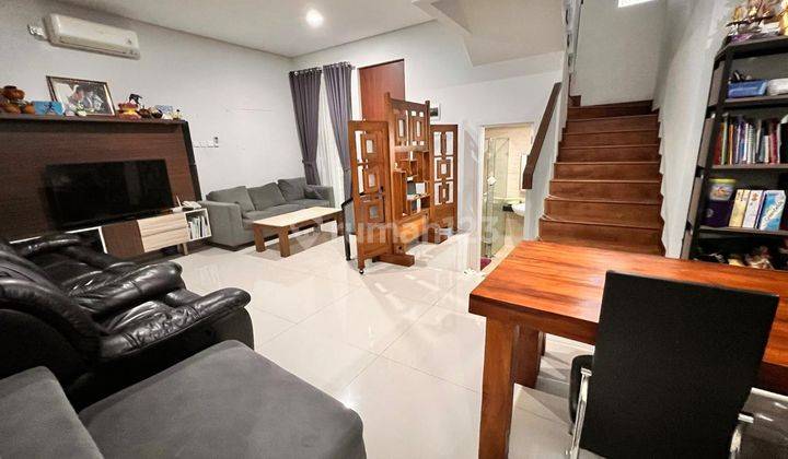 Dijual Rumah Cantik, Siap Huni Dan Rapih di Kebayoran Bintaro 1