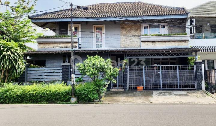 Rumah Hook, Pinggir Jalan Utama Bintaro Sektor 1 Bisa Komersil