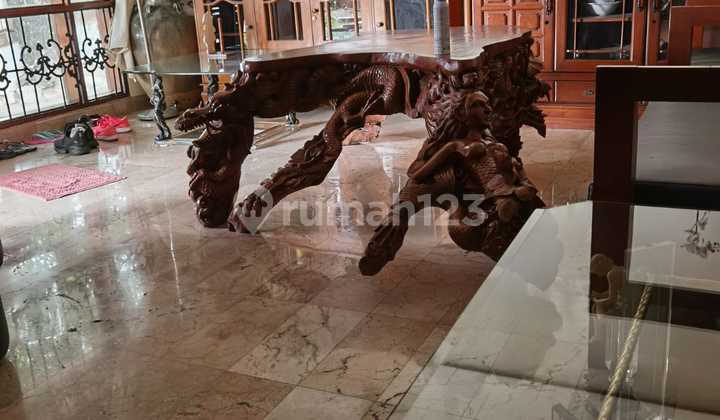 Rumah Klasik Murah Lokasi Strategis Menteng, Jakarta Pusat 2