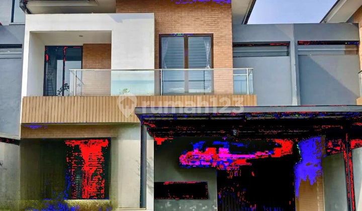 House in Bintaro Sector 9 Semi Furnished 2 Floors in Bintaro Sector 9 4 Bedrooms + 1 Living Room 3 Bathrooms + 1 Maid's Room SHM Certificate