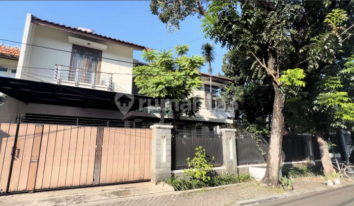 Affordable Ready-to-Occupy House in Panglima Polim, Luxurious Strategic Location, Comfortable and Lush in Kebayoran Baru