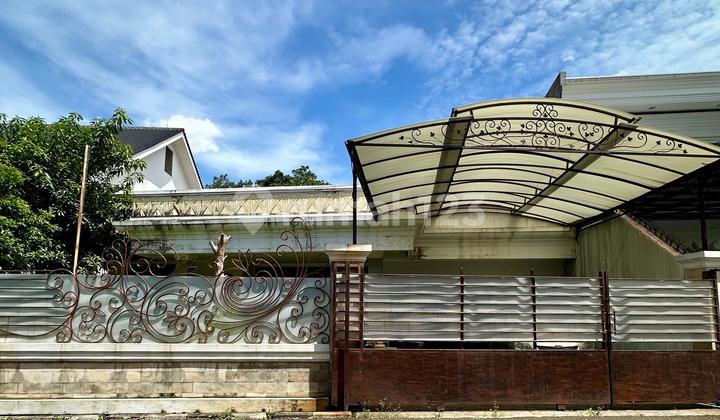 Rumah Klasik Dan Asri Bangunan Kokoh Dan Siap Huni di Radio Dalam