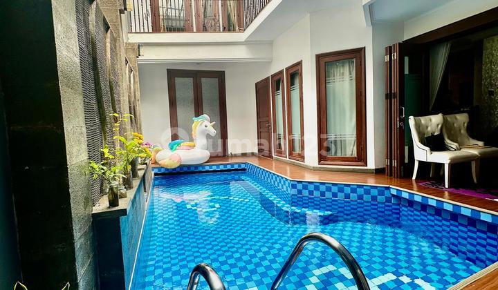 Luxury House with Private Swimming Pool in Bintaro Sector 9 Luxury House with Private Swimming Pool in Bintaro Sector 9