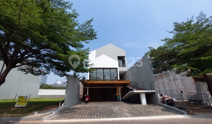 Rumah Mewah Siap Huni dalam Cluster Elit di Cilandak @Cluster Kenanga