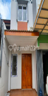 Rumah 2 Lantai Siap Huni, Hunian Nyaman dan Strategis Dekat Bintaro Jaya 2