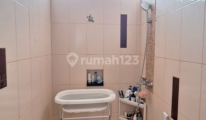 Rumah Semi Furnished 2 Lantai Siap Huni dengan Hunian Nyaman dan Asri di @Bintaro