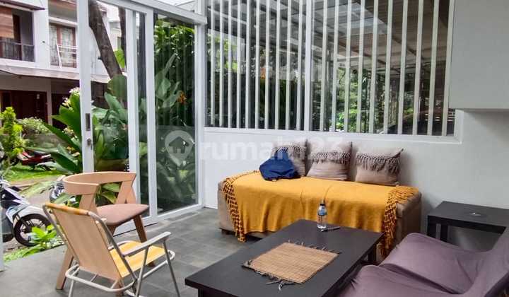 [DIJUAL] Rumah Semi Furnished Bagus Siap Huni dengan KT 4+1 KM 2+1 sudah SHM.