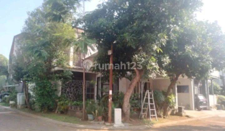 Rumah Siap Huni dengan Hunian Nyaman dan Asri di Bintaro 1