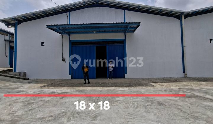 Ready-to-Use Warehouse, Strategic Location and Wide Road Row @Pondok Aren