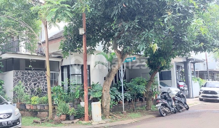 Affordable 2-story Hook House.near the Toll Road.