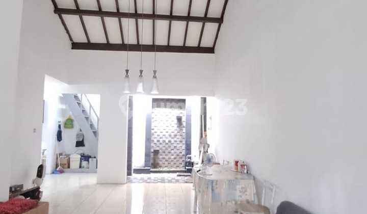 Rumah Cantik 1½ Lantai di Ciputat dengan KT 3 KM 2 Surat SHM 2