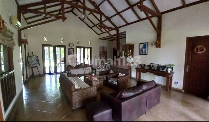 Rumah Luas KT 5+3 KM 6 ada Pool, Luas Tanah 1340 m2 Luas Bangunan 450 m2 di Serpong Utara 2