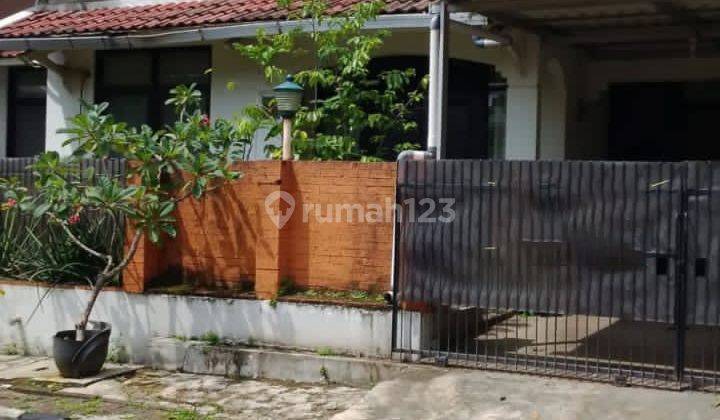 Rumah Siap Huni dengan Hunian Nyaman dan Asri di Bintaro. 1