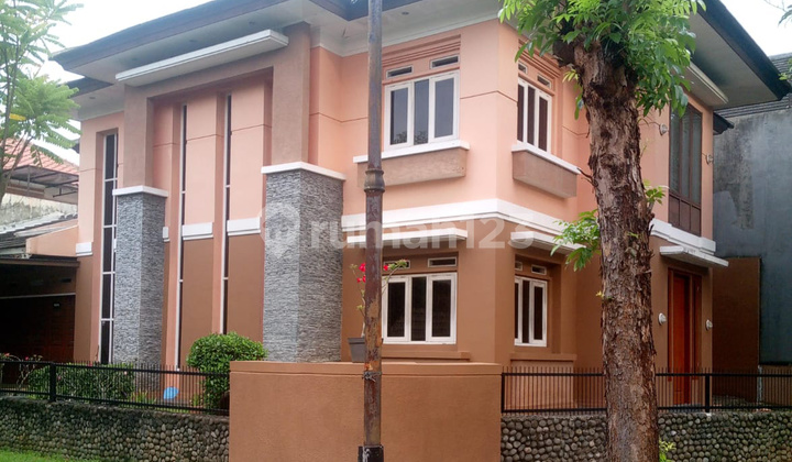 Ready-to-Occupy Home with Comfortable and Green Living in Bintaro 1