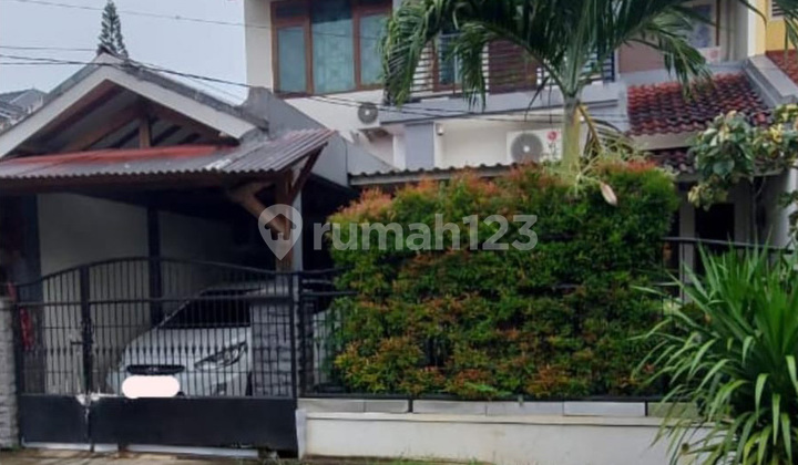 Rumah Mewah Siap Huni dengan Halaman Luas @Graha Raya 1