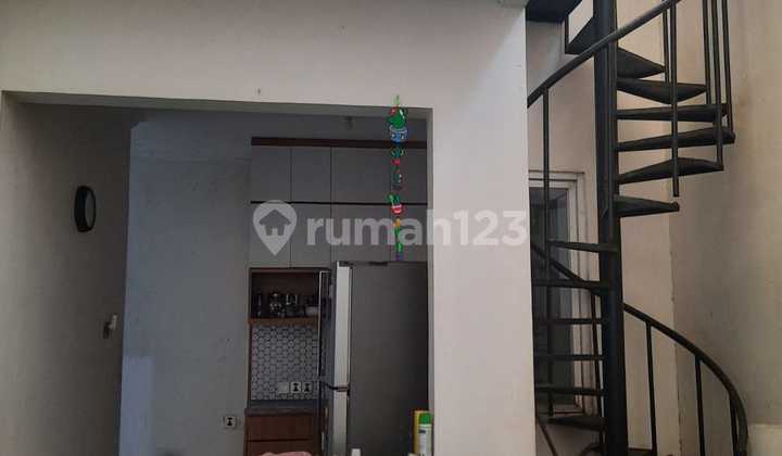 Rumah 2 Lantai di Ciputat KT 3+1 KM 3+1 Surat SHM. 2
