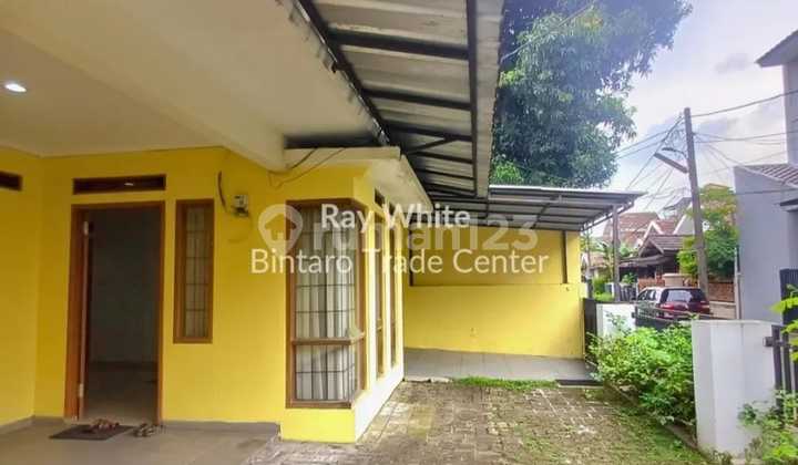 Hook House, Good, Ready to Occupy in Bintaro Jaya Sector 5 Complex. 2