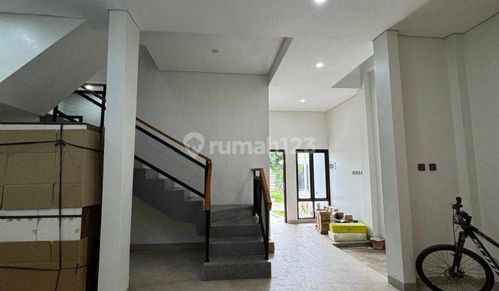 Rumah Bagus, Modern Minmalis, Siap Huni, Sudah Renovasi Dalam Cluster Bsd Dekat Stasiun Kereta Api 2