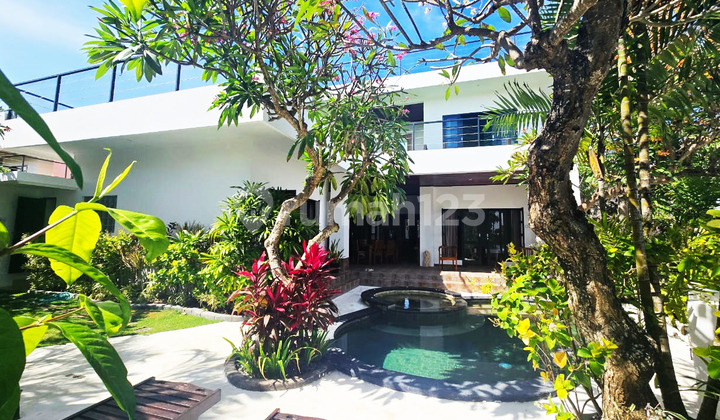 Villa Cantik Pinggir Pantai Tanjung Benoa Nusa Dua Bali