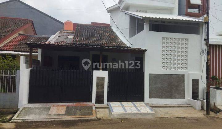 Rumah strategis 5 kamar dan ruang kantor dekat akses tol dan mall Rumah strategis 5 kamar dan ruang kantor dekat akses tol dan mall