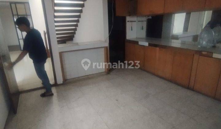 Rumah Ex kantor Dekat Blok M jakarta selatan 2