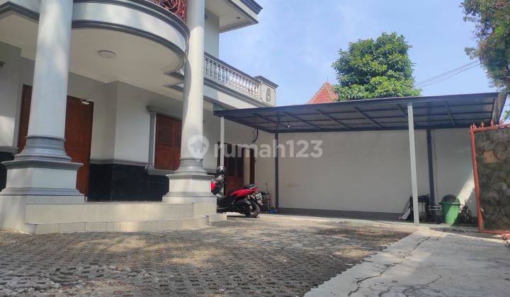 Rumah 3 Lantai Cocok Untuk Kantor Dan Usaha