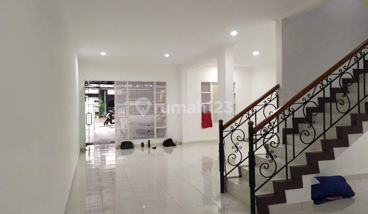 Rumah Cocok Untuk Kantor Dan Usaha di Gandaria