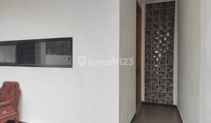 Rumah Strategis Dekat Dengan Tol Cocok Untuk Tinggal dan Kantor 2