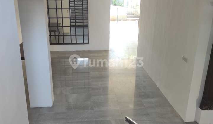 Rumah Mewah Dekat Senayan Jakarta Cocok Untuk Tempat Tinggal  2