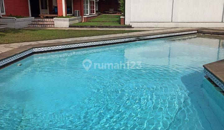 Rumah Ala Villa Furnished Dengan Halaman Luas di Lebak Bulus 2